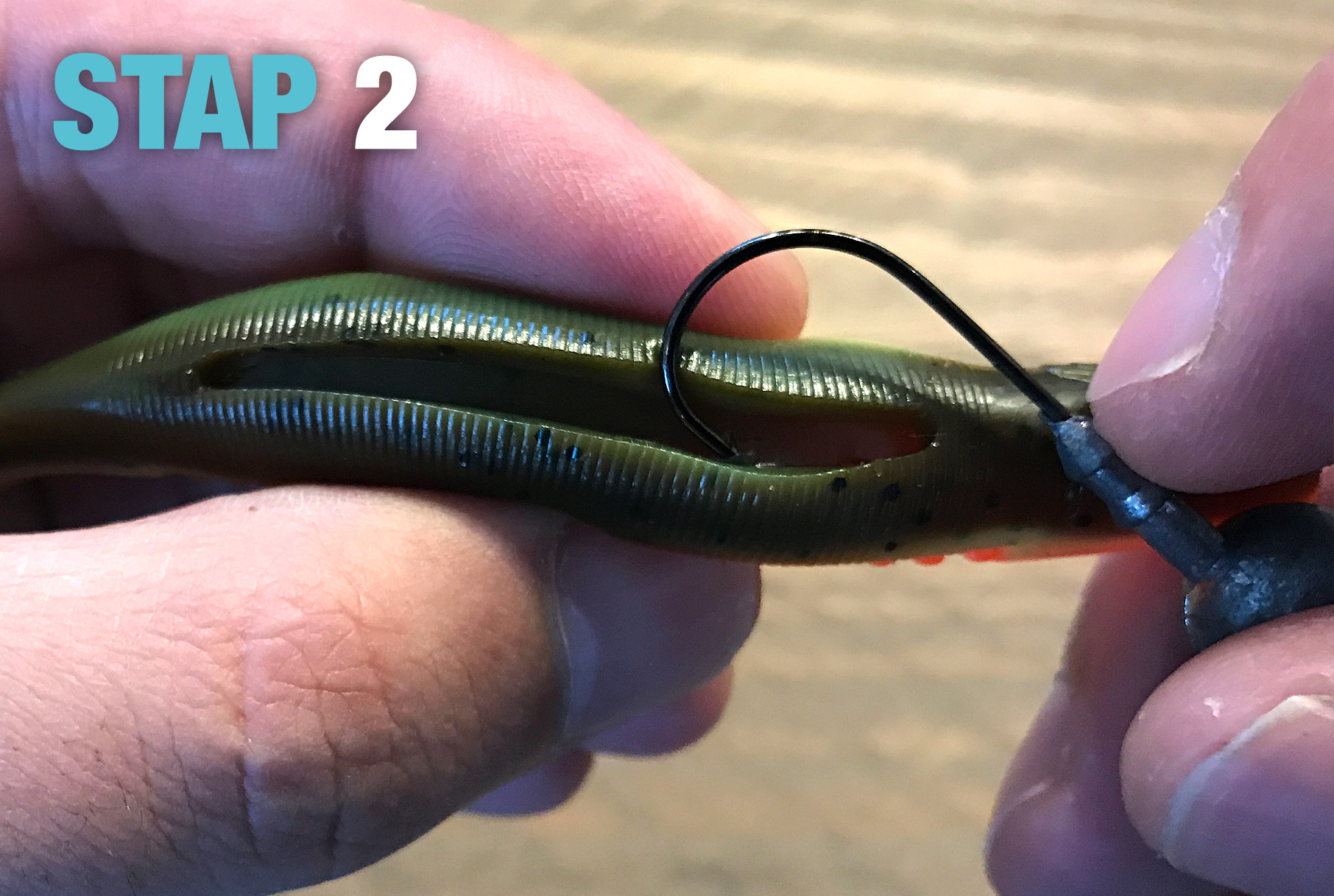 Markeer waar de haak uit je shad komt