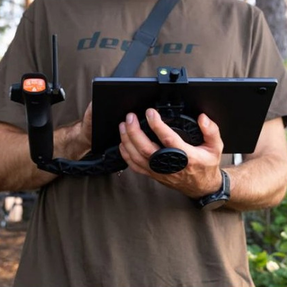 Deeper Quest Tablet And Remote Control Holder