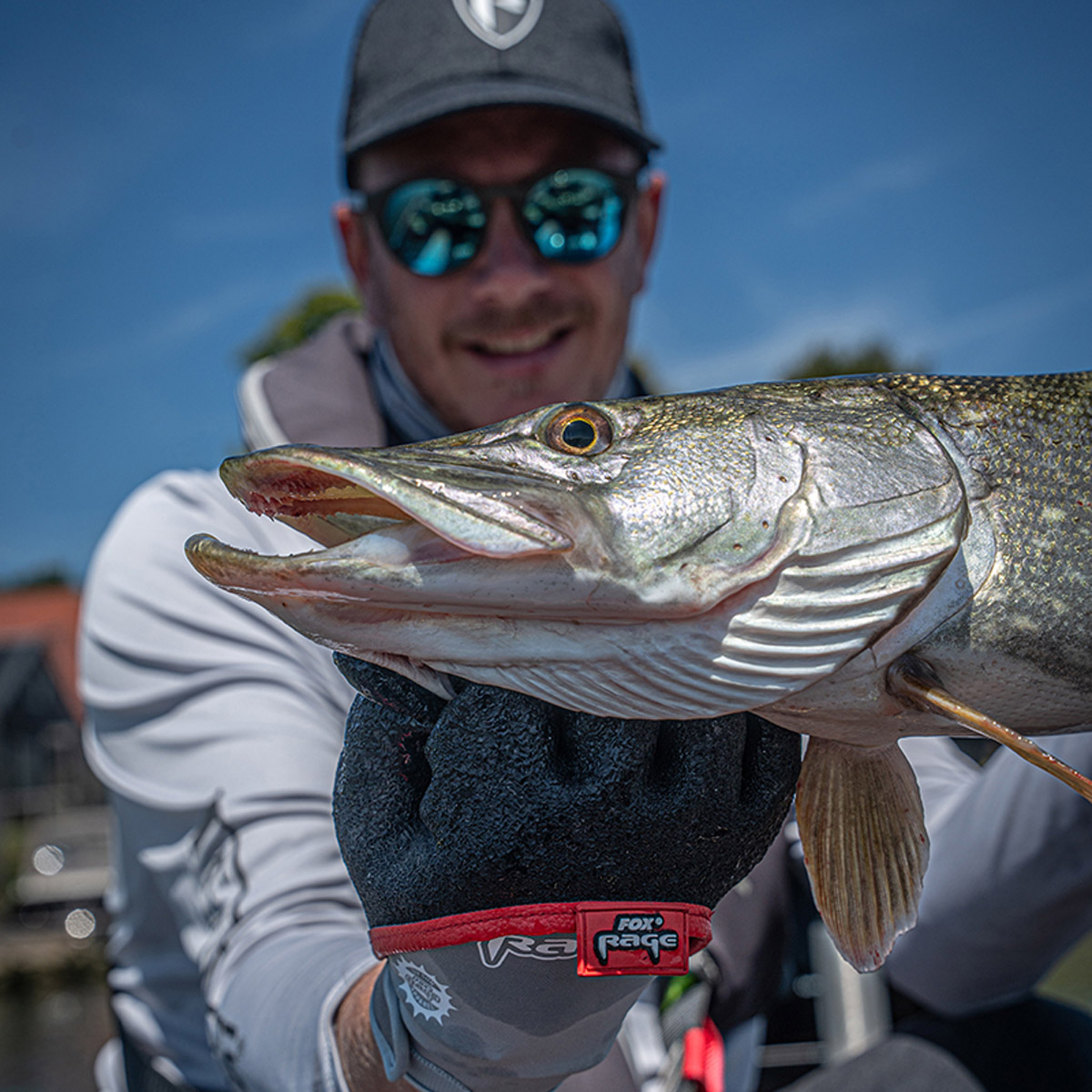 Fox Rage Landing Glove