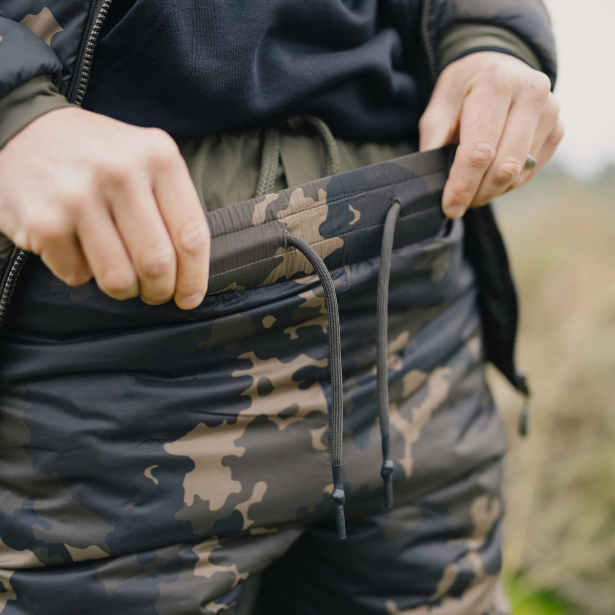 Korda Insulated Jogger - Dark Kamo