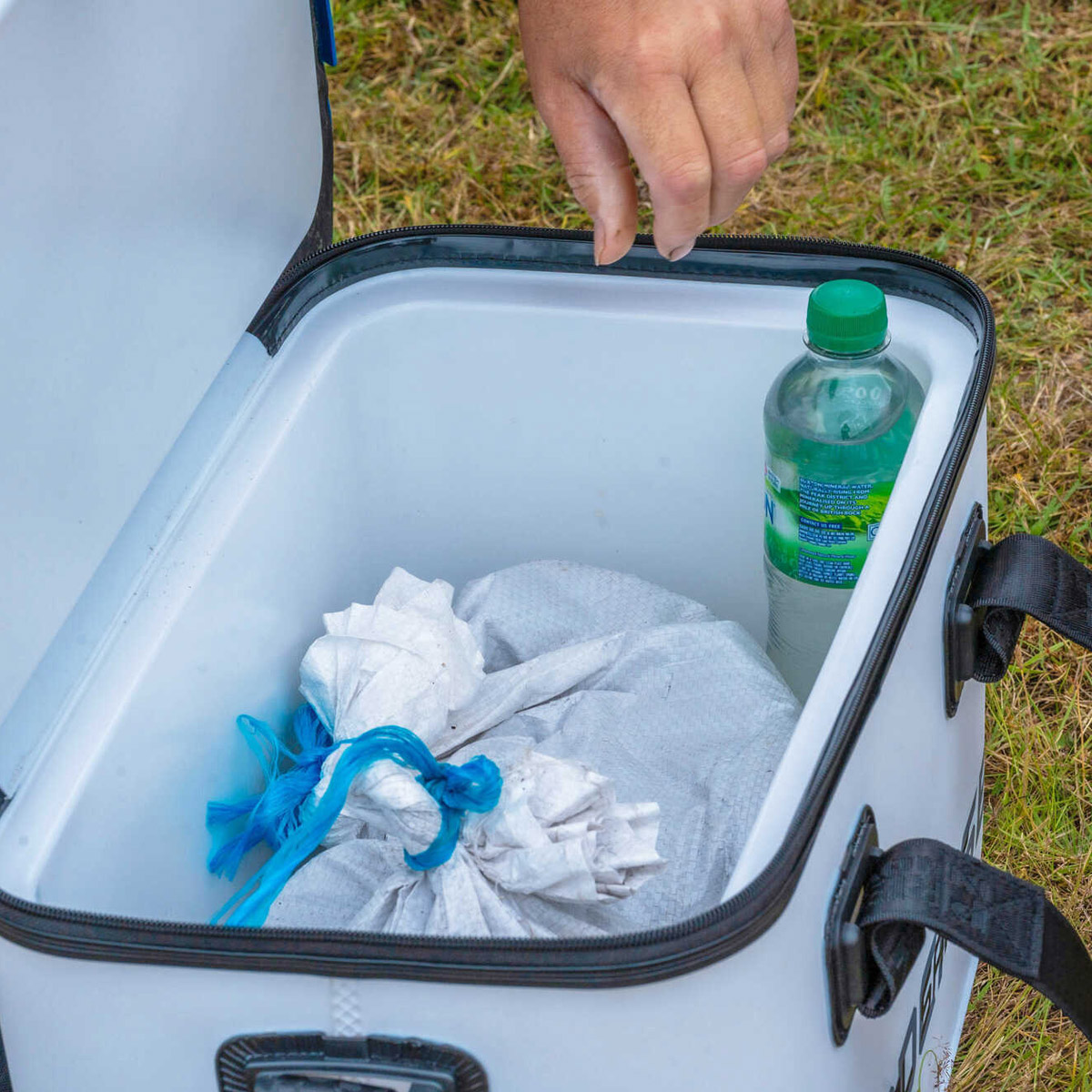 Preston Innovations Hardcase Cool Safe - White Edition