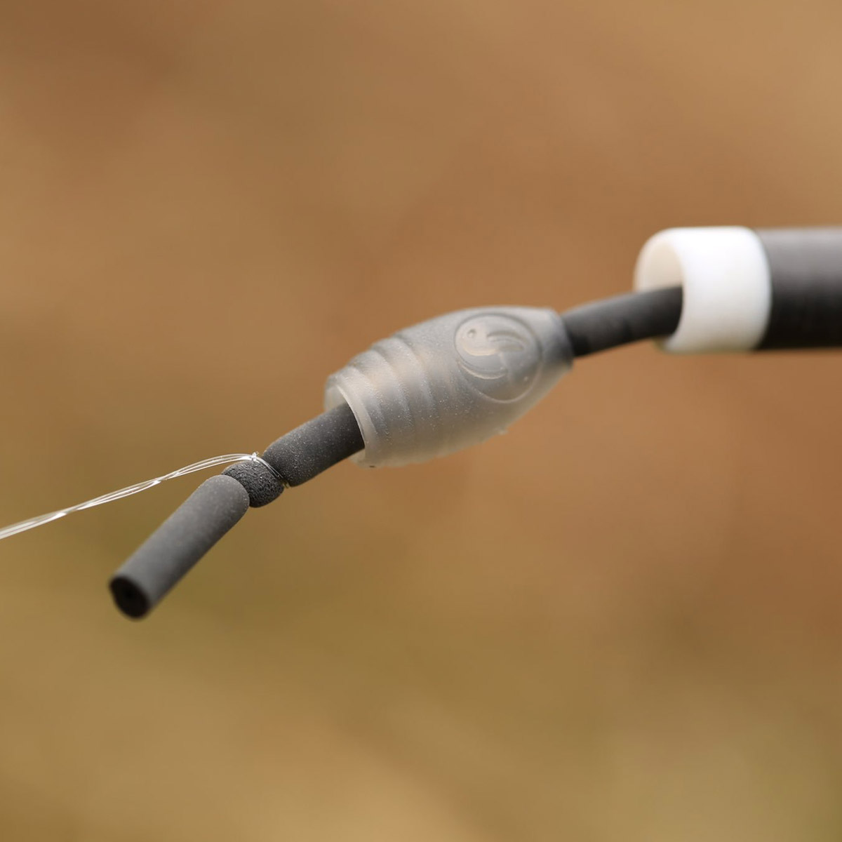 Guru Elastic Connector