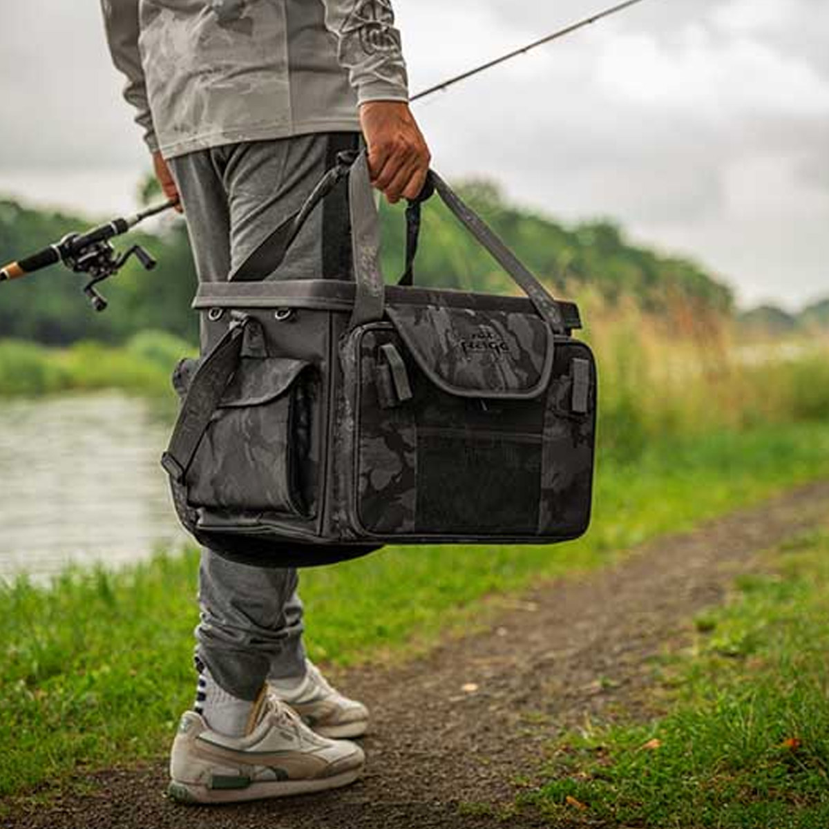 Fox Rage Camo Voyager Moulded XL Carryall