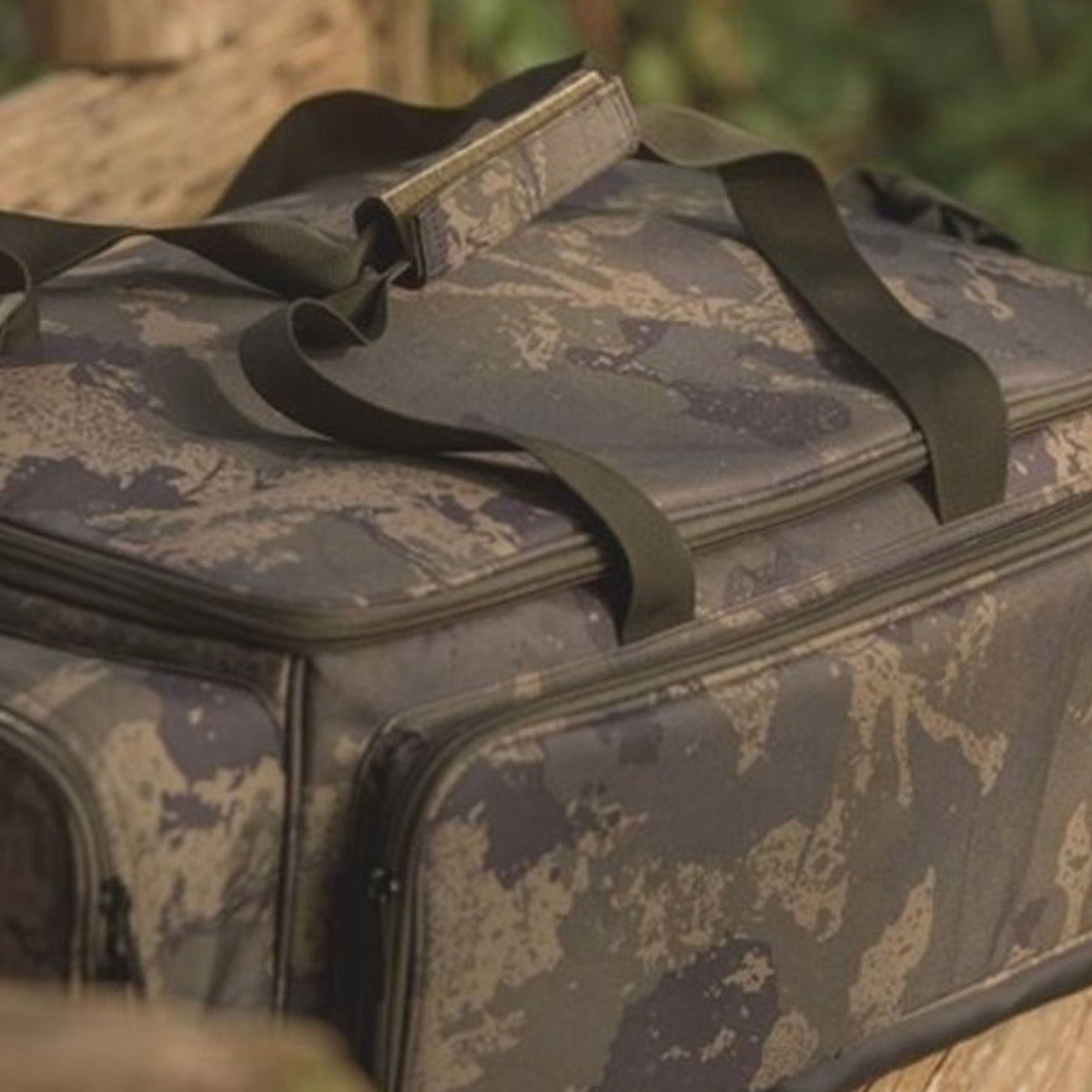 Solar Undercover Camo Carryall Medium