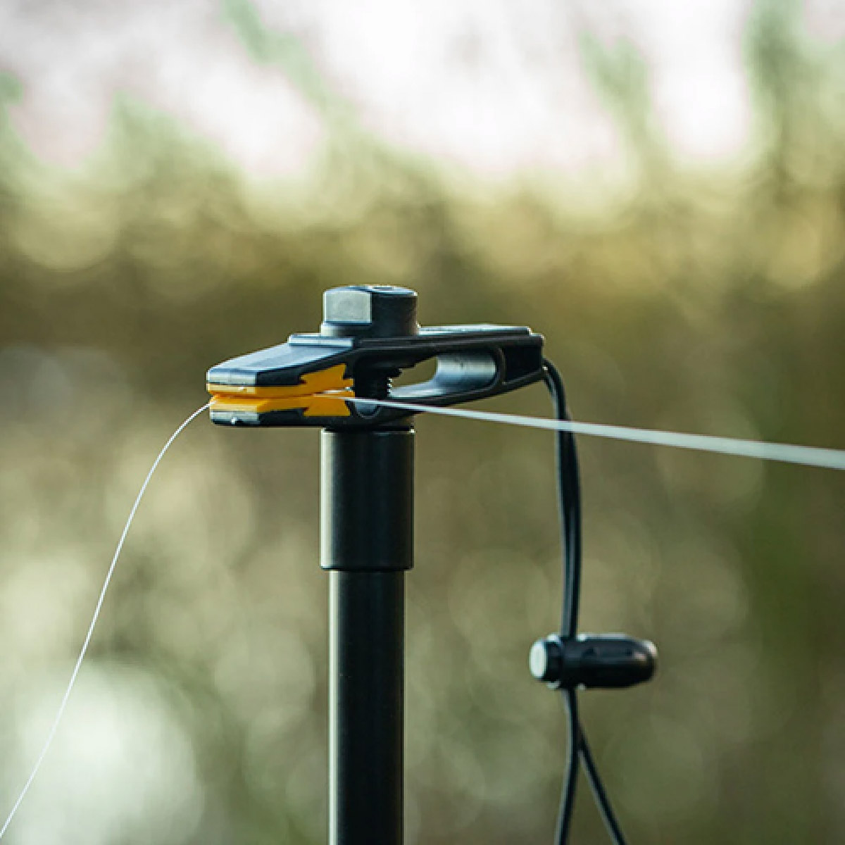 Pole Position Bank Line Clip