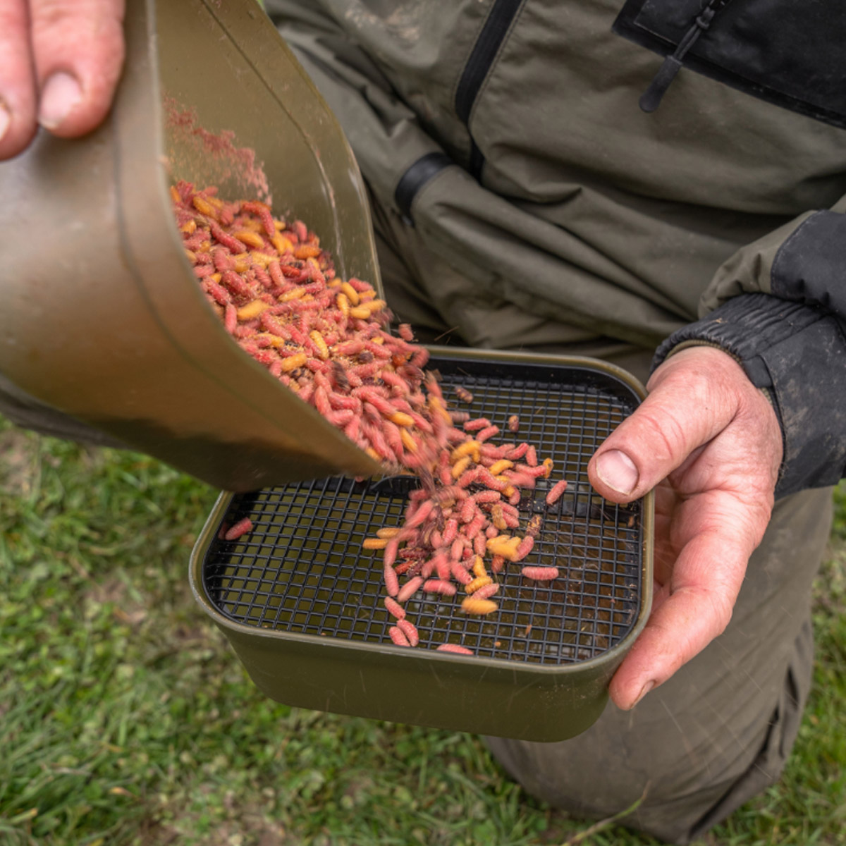 Korum Maggot Tub And Riddle