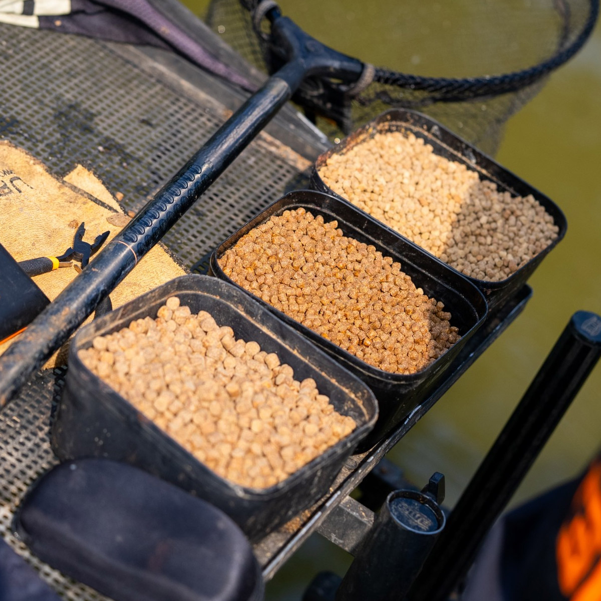 Mainline Match SK8 Pellets 1 KG 8MM 