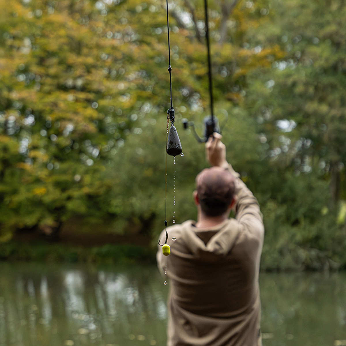 Fox Edges Heli Dumpy Lead 